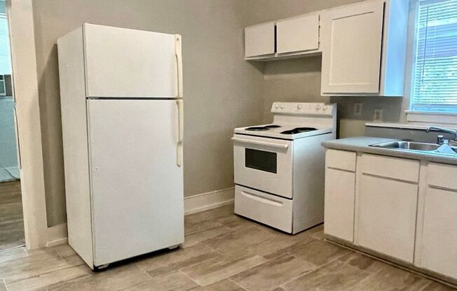 1 bed, 1 bath, 760 sqft, $750, Unit B