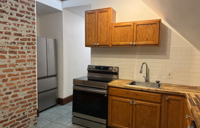 590 WELD ST