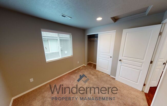 3 beds, 2 baths, 1,064 sqft, $1,695, Unit chin294-1