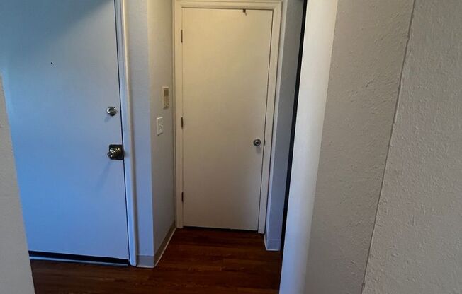 2 beds, 1 bath, $1,495