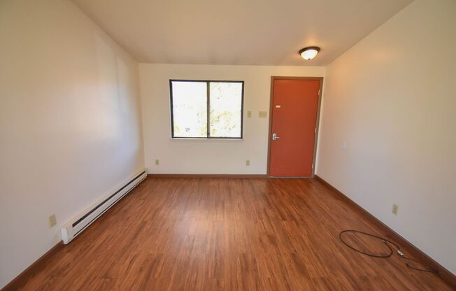 2 beds, 1 bath, 700 sqft, $875, Unit 620