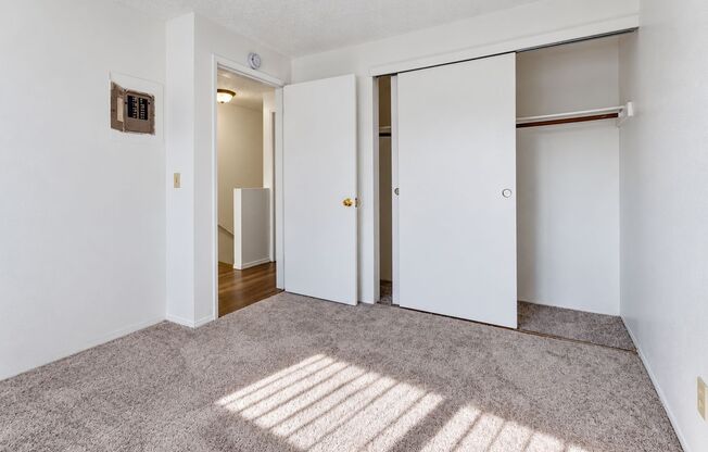 2 beds, 1 bath, 794 sqft, $1,295, Unit 25