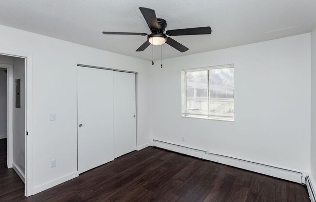 3 beds, 2 baths, 993 sqft, $1,228, Unit 1640-304