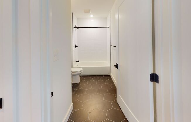 1 bed, 1 bath, 615 sqft, $1,395, Unit 302