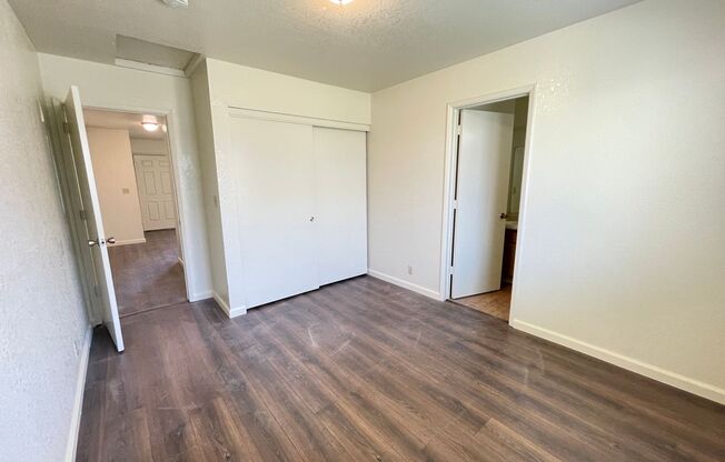 1 bed, 1 bath, $1,050, Unit Apt 20