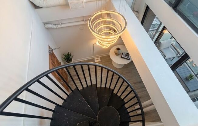 2 beds, 2 baths, 1,172 sqft, $5,200, Unit 1017