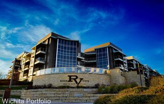 River Vista Apartments 150 N McLean Blvd