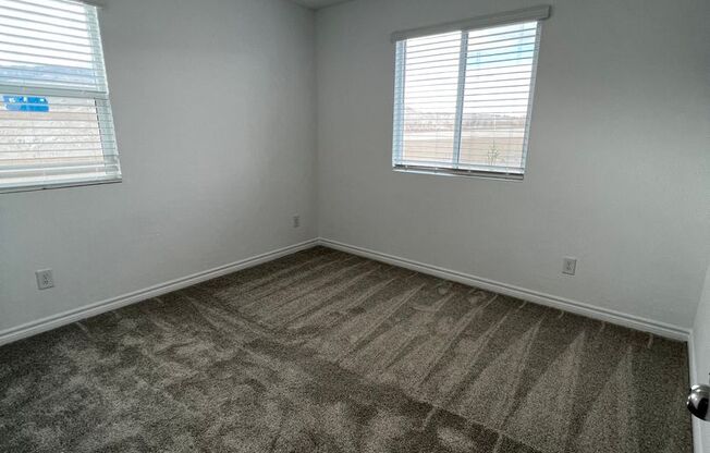 4 beds, 2.5 baths, $1,995, Unit 1
