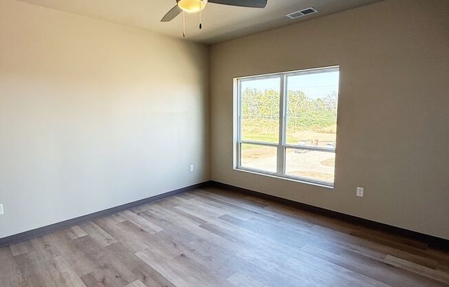 2 beds, 2 baths, 1,214 sqft, $1,810, Unit 202