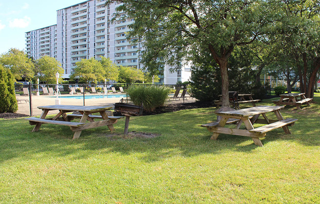 Outdoor at Gates Mills Place, Mayfield Heights, Ohio