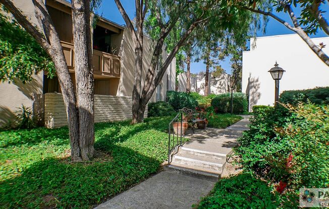 Spacious 1 bedroom condo in gated complex