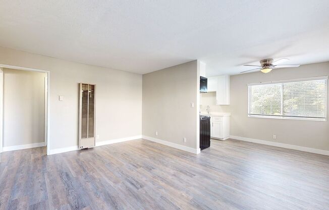 1913 11th St - TWO bedrooms AVAILABALE !