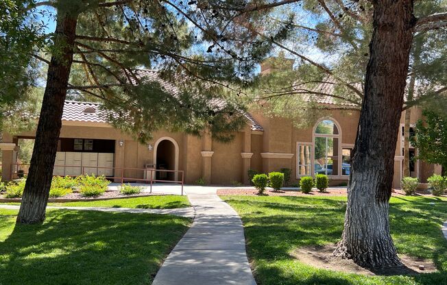 2 beds, 2 baths, $1,400