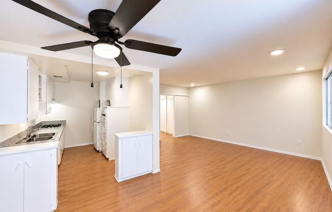 1942 Rodney Drive Los Angeles, CA 90027
