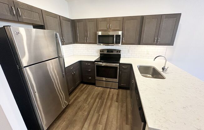 1 bed, 1 bath, 615 sqft, $1,595, Unit 3250-109