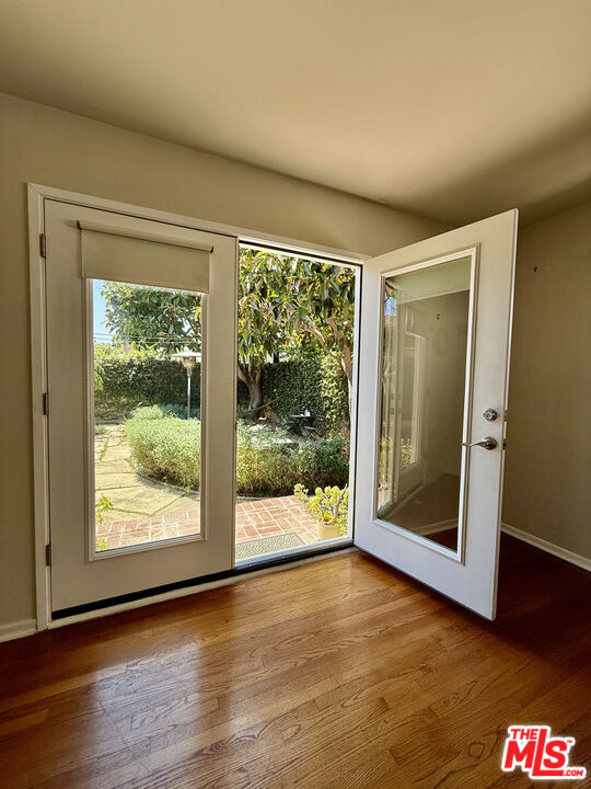 7462 W 80 ST