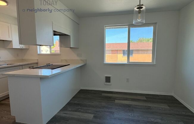 2 beds, 1 bath, 800 sqft, $1,950