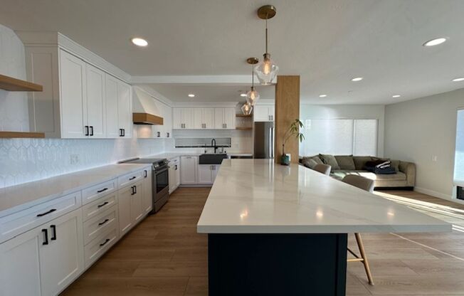 Stunning Bay Front Condominium on Sail Bay, San Diego, CA