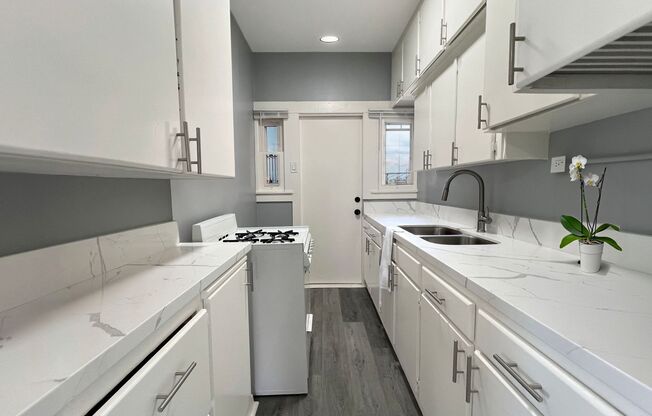 2 beds, 1 bath, 635 sqft, $2,050