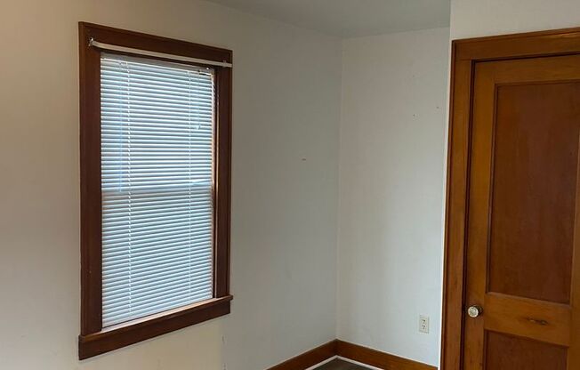 2 beds, 1 bath, $1,200