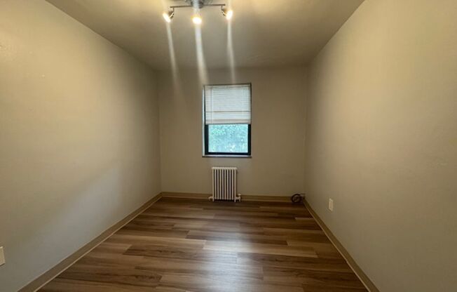 3 beds, 1 bath, 1,000 sqft, $1,649, Unit 6230 Fifth Ave. #224E