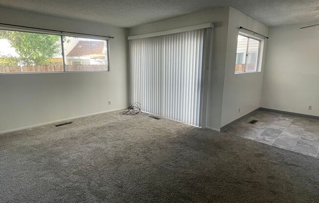 <b>Two Bedroom Condo With Newer Flooring and Paint.<br><br>