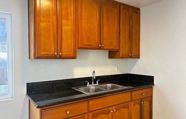 505-507 Eastmont Ave (RR)