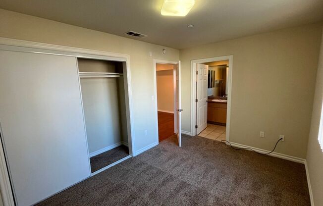 1 bed, 1 bath, 513 sqft, $1,650, Unit SYLVAN (14823-9)