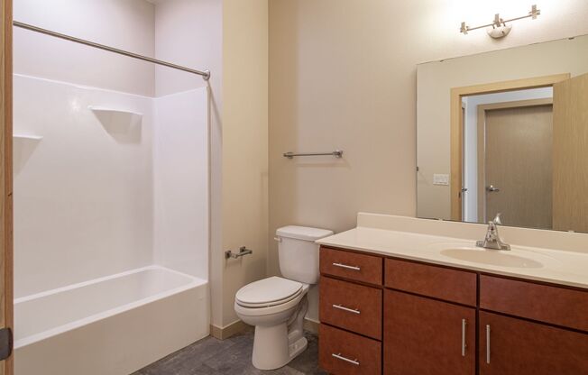 2 beds, 1 bath, 789 sqft, $1,655, Unit 408