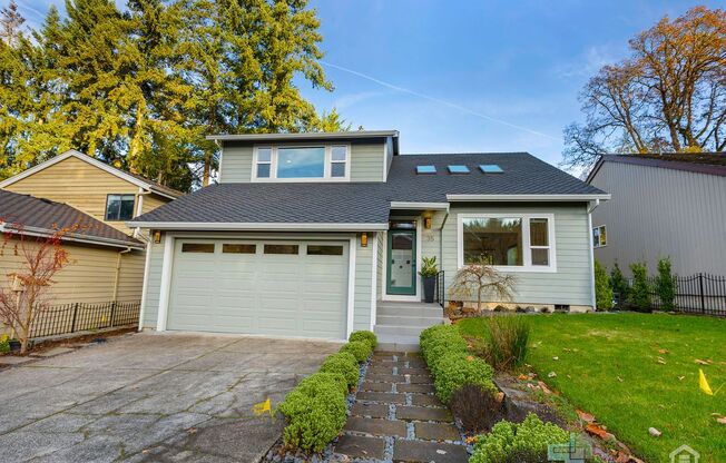 Fully Furnished Lake Oswego Gem!!!!