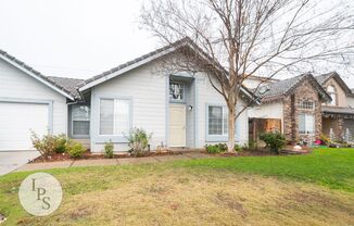 Fresno NorthEast Home, 3BR/2BA, Built 1991 - Lots of Amenities!