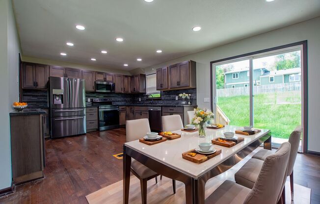 Move in Special! $400 off First Months Rent! 3 Bedroom / 2.5 Bath off 120th and Blondo