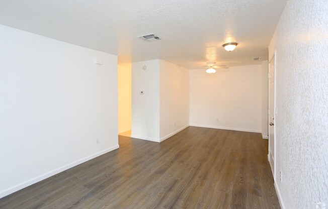 2 beds, 1 bath, 825 sqft, $1,695, Unit 0210