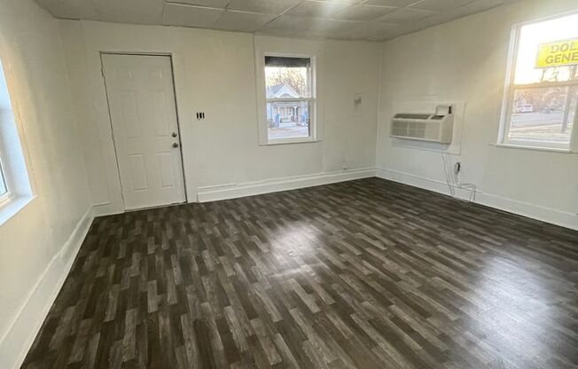 Newly Remodeled 1 bedroom duplex available now!