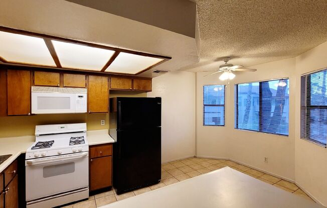 2 beds, 2 baths, 912 sqft, $1,250, Unit #202