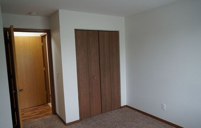 2 beds, 1.5 baths, 950 sqft, $1,434, Unit 5811-2A