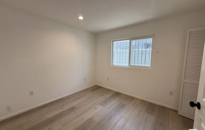 1531 E 92 ST