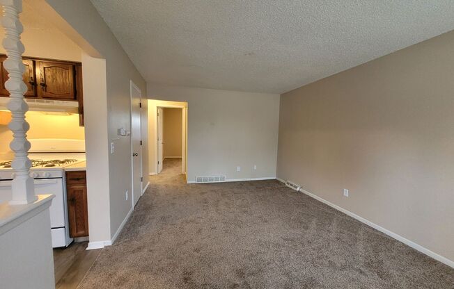 2 beds, 1 bath, 768 sqft, $1,095, Unit 612 Pioneer Road