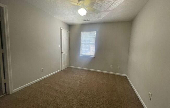 2 beds, 2 baths, $1,550, Unit Unit E05