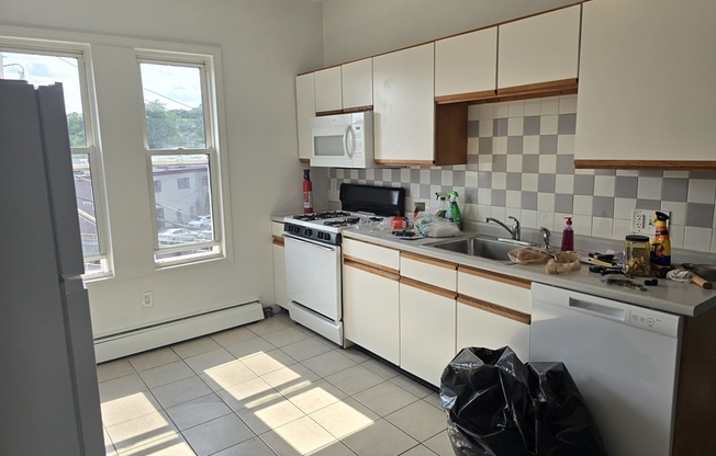 9 11 BISMARCK ST