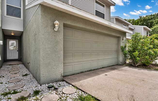 Elegant 2-Story Townhome in Forest Hills, Tampa!