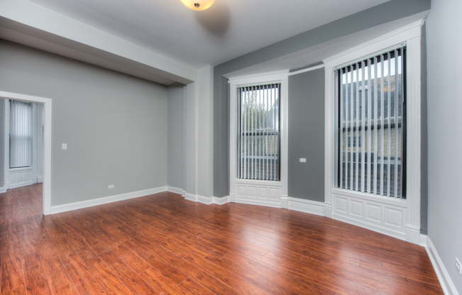 1153 W DIVERSEY