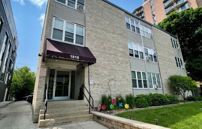 1819 N. Cambridge Ave.