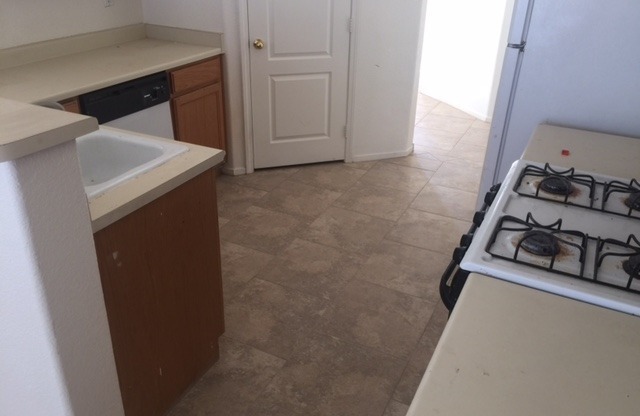 Single Story Home/CHARMING 3 Bedroom, 2 Bath, 2 Car Garage.