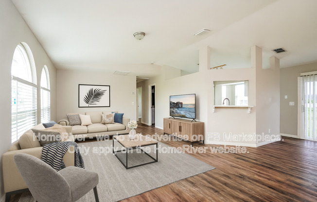 902 SW 11 CT