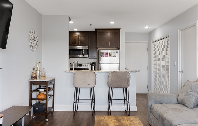 1 bed, 1 bath, 644 sqft, $2,400, Unit 407