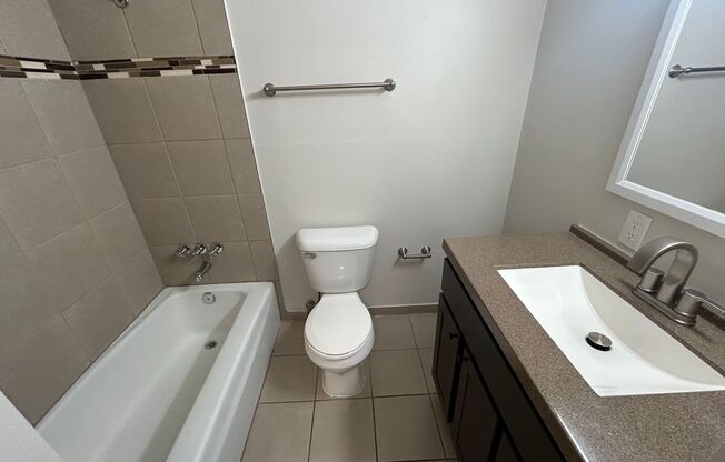 1 bed, 1 bath, $995, Unit 131