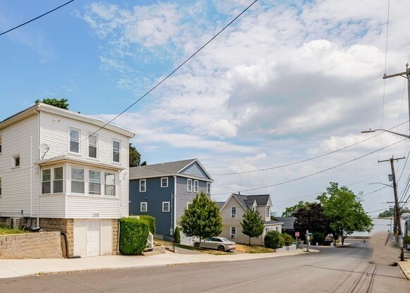 1008 WINTHROP AVE