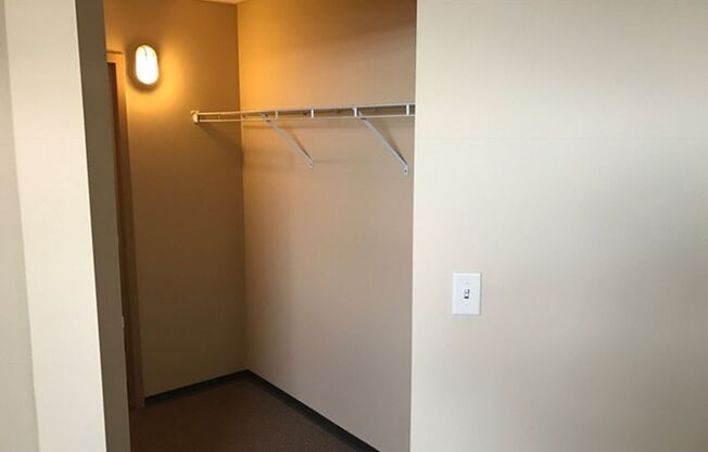 1 bed, 1 bath, 650 sqft, $1,385, Unit 208