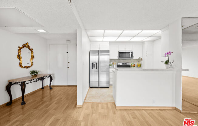 2 beds, 2 baths, 1,088 sqft, $4,600, Unit 810